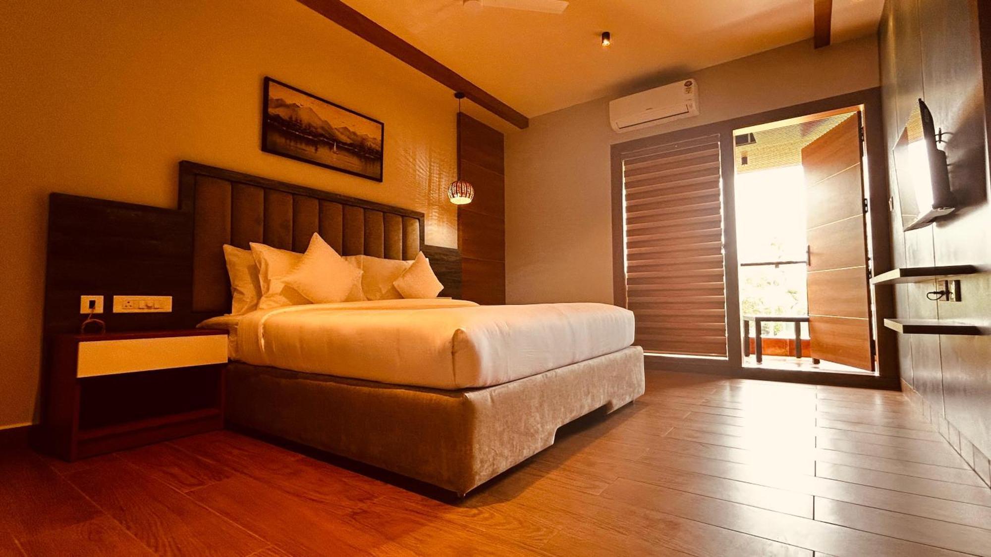 Cmk Habitat Centre Hotell Kochi Exteriör bild