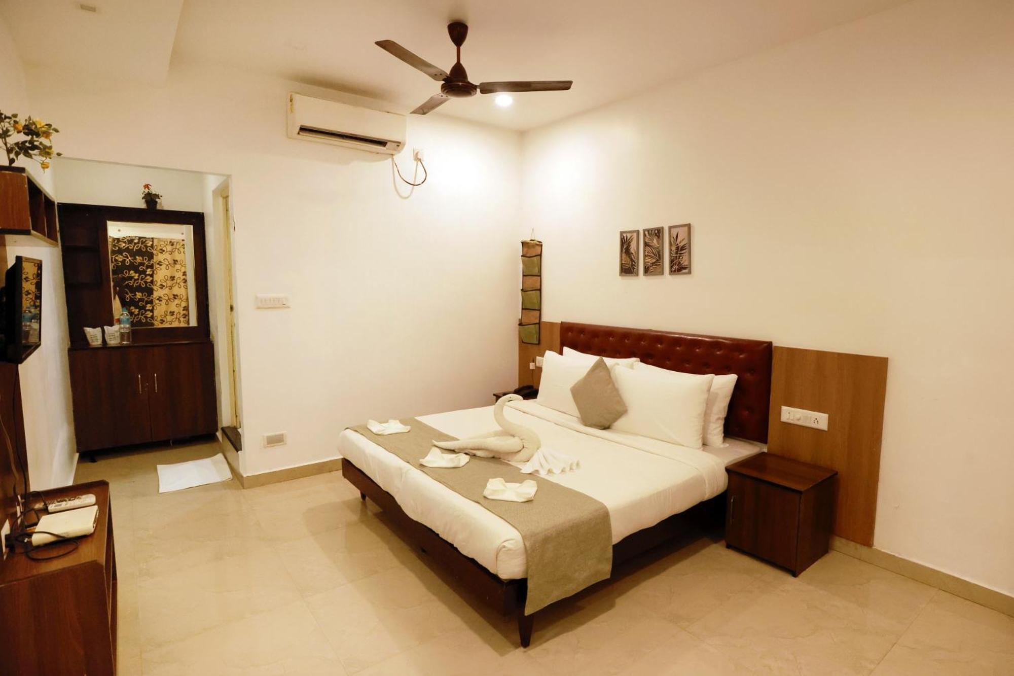 Cmk Habitat Centre Hotell Kochi Exteriör bild